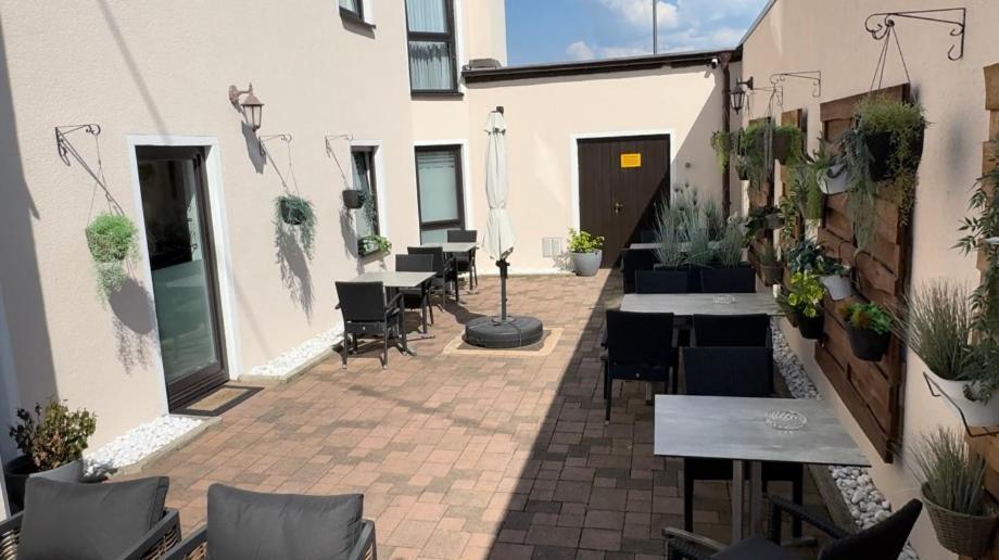 Hotel Zur Linde Sarrelouis Extérieur photo