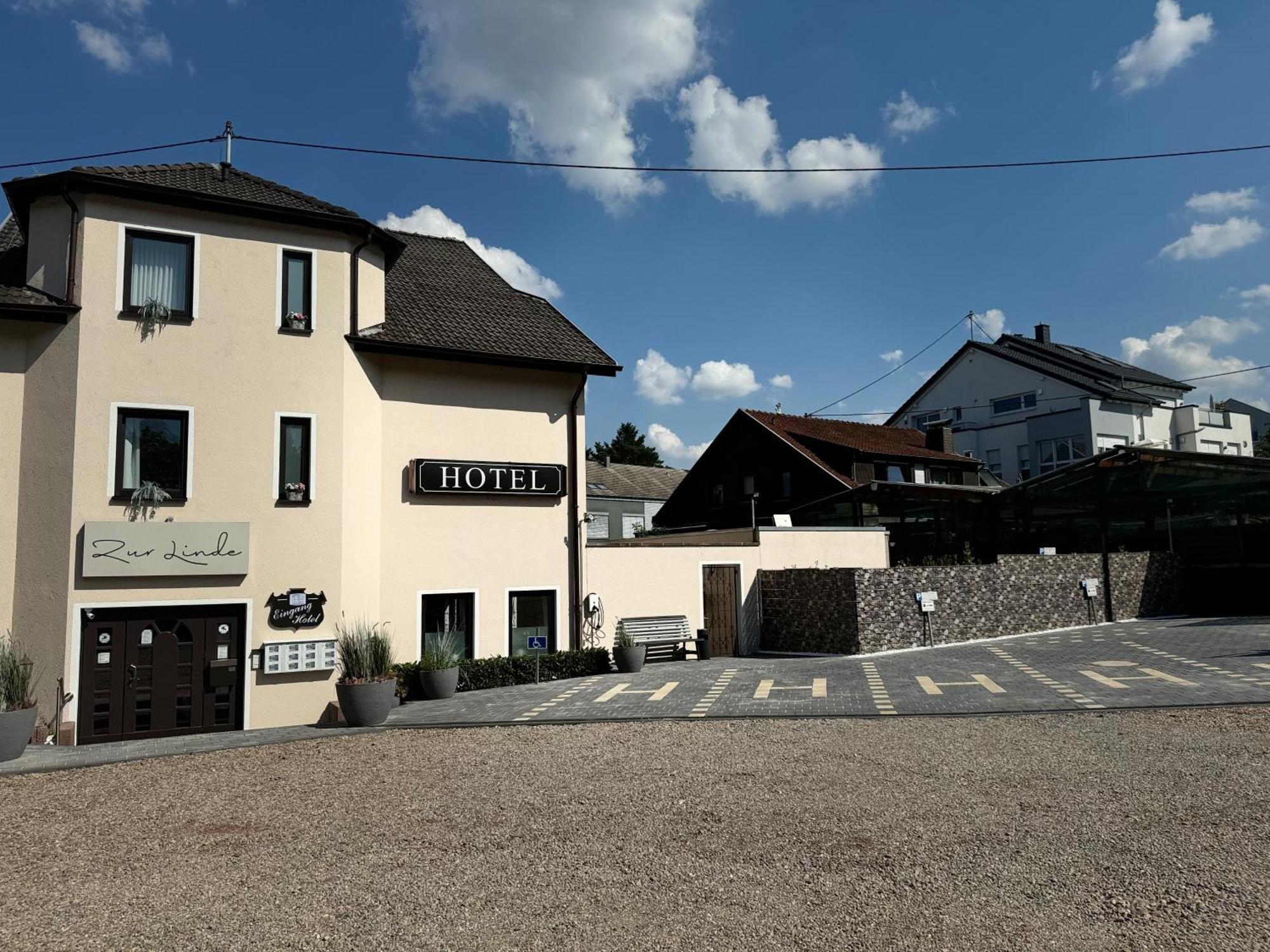 Hotel Zur Linde Sarrelouis Extérieur photo